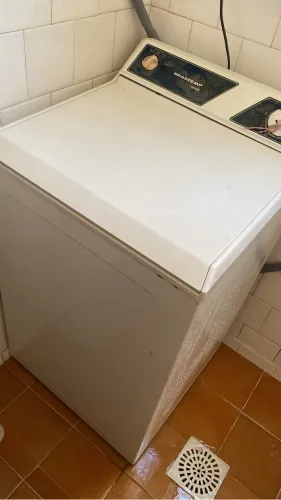 Máquina usada e antiga
