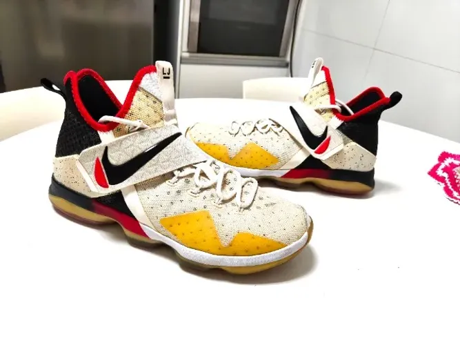 Nike LeBron 14 " Flip The Switch" - Tamanho US 12 - 44 BR