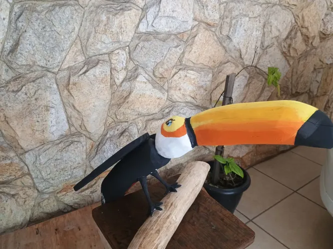 Tucano artesanato de madeira