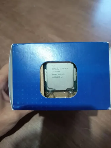 Processador I3-10100F usado, na caixa com o Air cooler original
