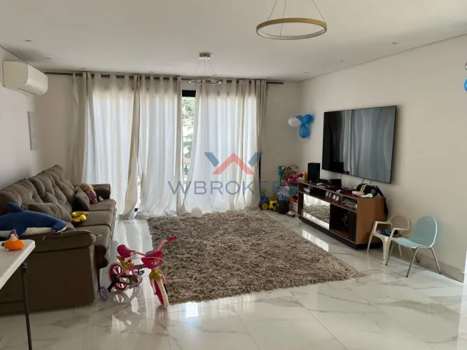 Sobrado à Venda Alto Padrão com 258m², 3 dorm (01 suíte com closet) Bairro Olímpico
