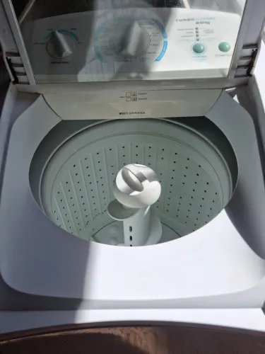 Máquina de lavar roupa Eletrolux 9 kilos