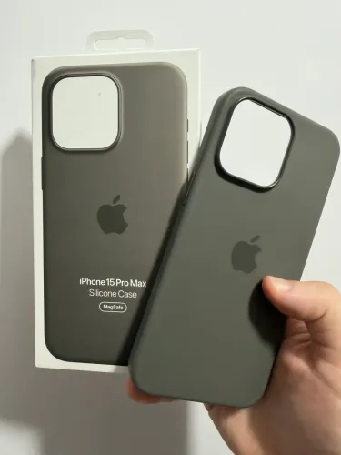 (Original)(Seminova) Capa Apple de Silicone com MagSafe para iPhone 15 Pro Max cor Argila 