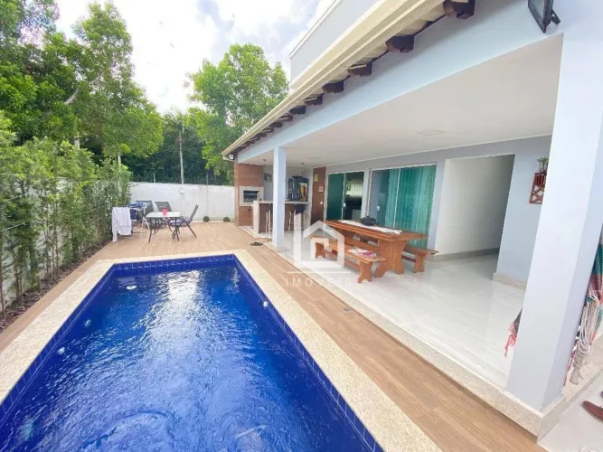 Linda Casa Duplex com piscina em condomínio fechado!