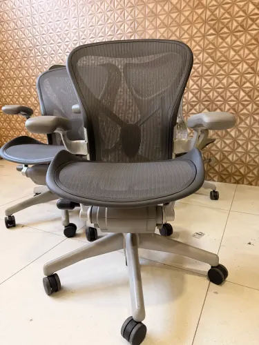 Cadeira herman miller aeron B semi completa super nova