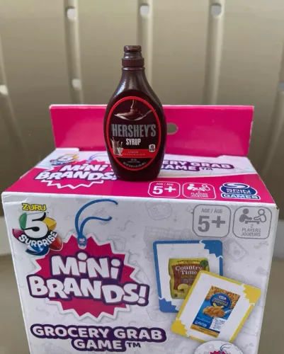 Mini Brands! Game. Produto importado em ótimo estado. 
