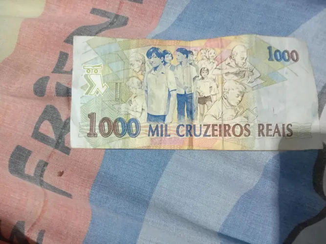 Vende-se nota de 1000 cruzeiros verdadeira