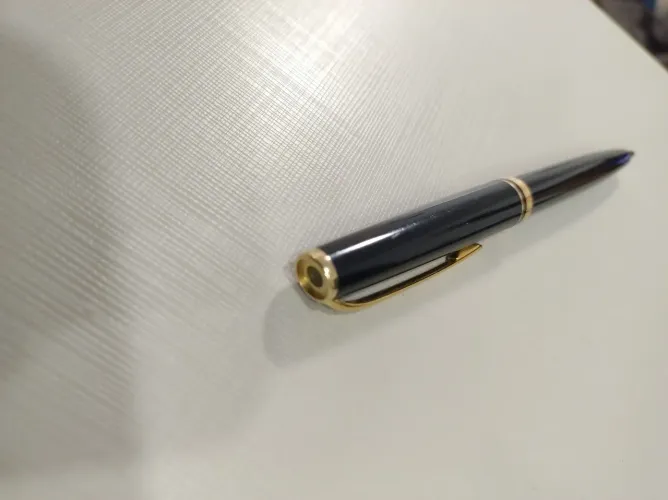 Caneta esferográfica