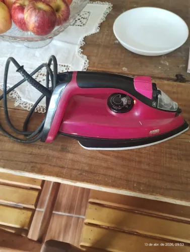 Vendo esse ferro de passar