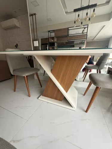 Mesa de Jantar com Tampo de Vidro + 3 Cadeiras Estofadas