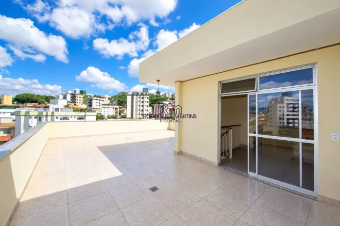 ALUGA-SE COBERTURA NO CORAÇÃO EUCARÍSTICO