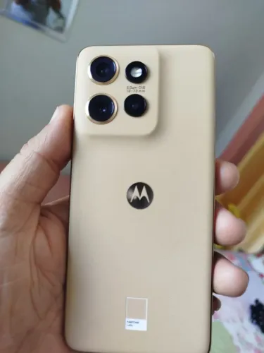 Moto Edge 50 Neo completo na garantia