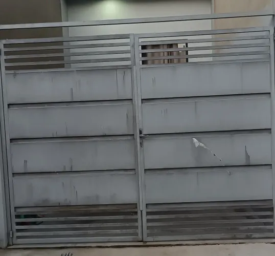 Portão de Ferro Galvanizado - Medidas: 2,60m x 2,10m