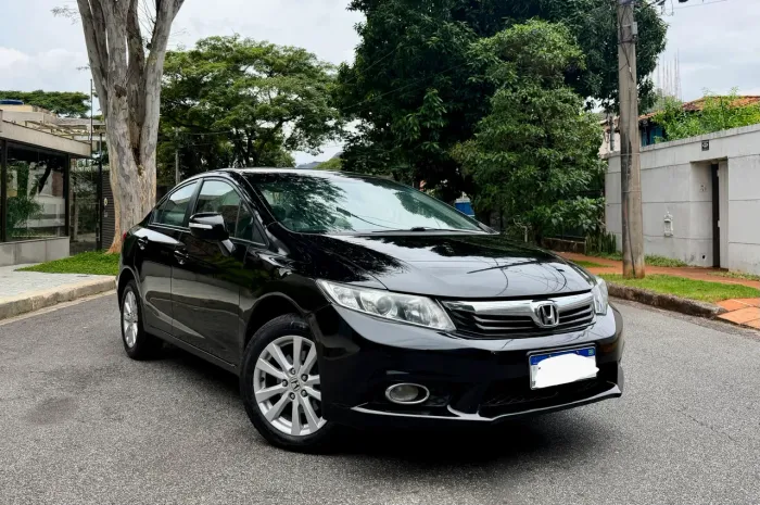 Honda Civic Sedan LXR 2.0 Flexone 16V Aut. 4P 2014