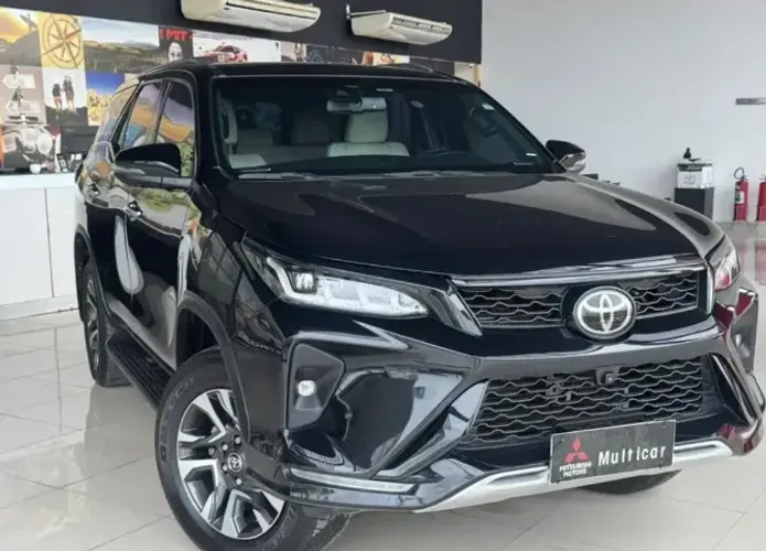 Toyota Hilux SW4 Diamond 2.8 TB 4X4 Die. Aut. 2023