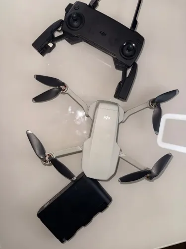 Drone DJI Mavic Mini 249g com 3 Baterias, Controle e Maleta