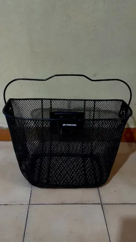 Cesta para bicicleta em ótimo estado!