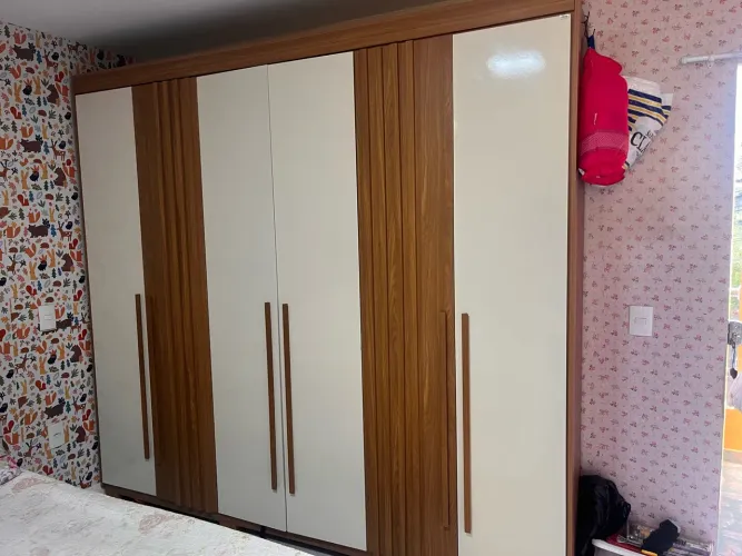 Guarda roupa casal 6 portas