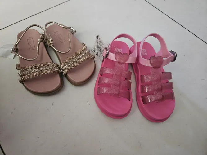 Sandálias novas