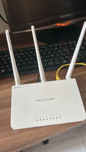 Roteador Wi-Fi MULTILASER - ESTADO DE NOVO