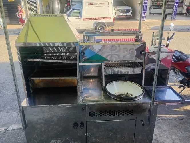 Estou vendendo um carrinho de lanche ele foi 7.000 estou vendendo por 3.500