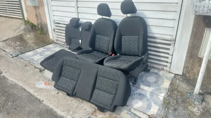 Jogo de bancos nissan kicks 2024/25 completo