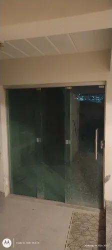 Vendo porta de vidro 1,70 x 1,67