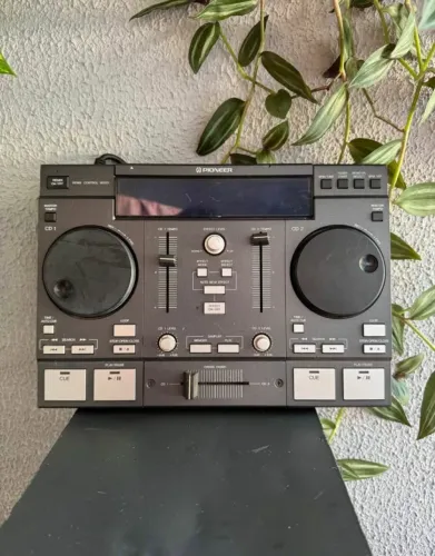 Aparelhagem de som Pioneer Leia o anuncio
