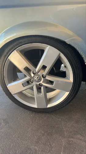 Vendo 4 rodas + 4 pneus aro 17