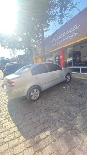 Volkswagen Polo Sedan 1.6 MI 101cv 8V 4P 2004
