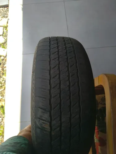 Pneu usado Hilux 265/60 r 18 original