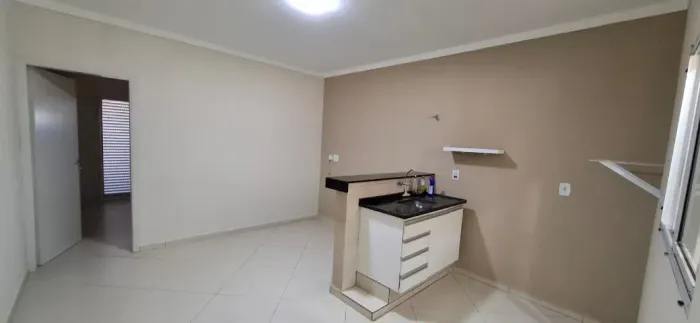 São Joaquim, KIT NET, 1 dormitório, próximo ao centro, R$:800,00 + IPTU.