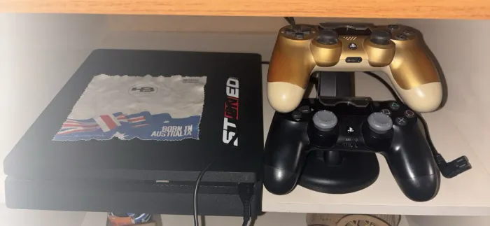 Play 4 1TB SLIM