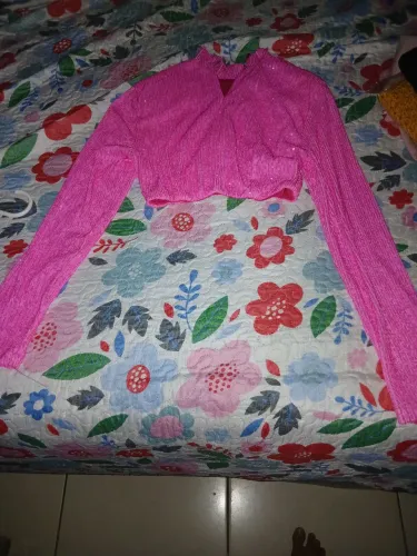 Cropped de manga longa de brilho 70 reais