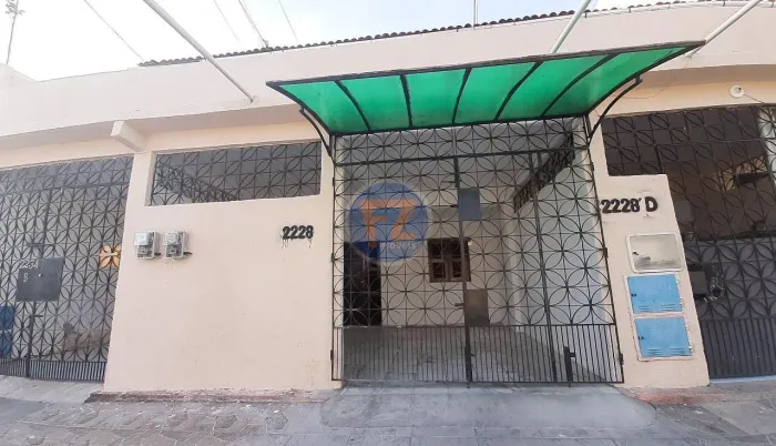 Locação de Casas / Padrão na cidade de Fortaleza