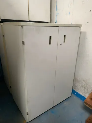 Armário médio para escritório em perfeito estado