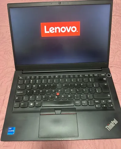 Trinkpad T14 core i7 décima primeira geração 16GB de memória SSD M2
