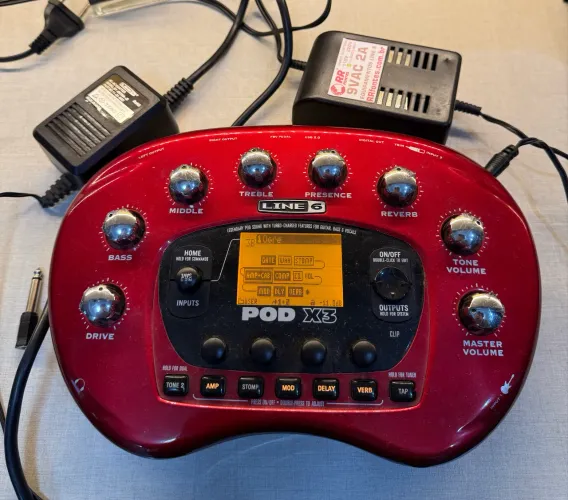 Line 6 POD X3 - Pedaleira / Simulador de Amp - Guitarra, Baixo e Voz