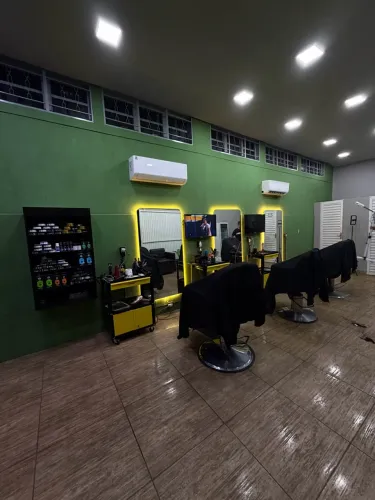 ? BARBEARIA COMPLETA À VENDA - PRONTA PARA TRABALHAR
