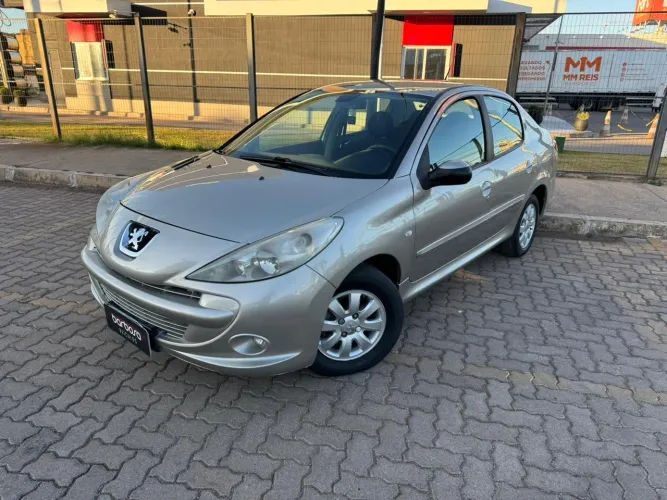 Peugeot 207 Sed. Passion XR Sport 1.4 Flex 8V 4P 2013