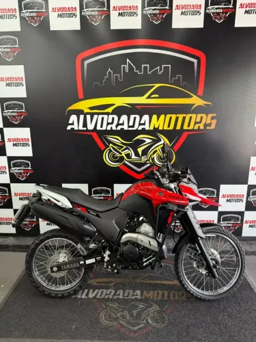 lander 250 2025 8.025 km apenas. Já emplacada e à pronta entrega