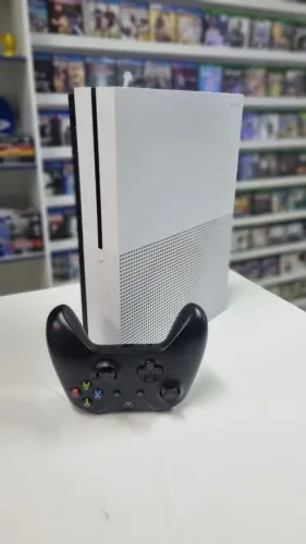 Xbox One S 1tb + 1 Controle - 3 Meses de Garantia