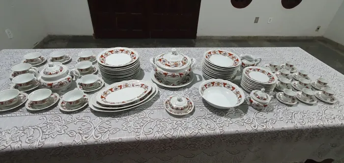 Aparelho de Jantar e Chá Antigo 66 Peças SCHMIDT.
