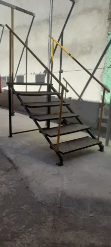 Escada Móvel 6 Degraus
