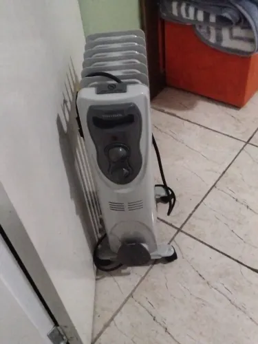Vendo aquecedor elétrico da Ventisol em ótimo estado. Esquenta muito bem
