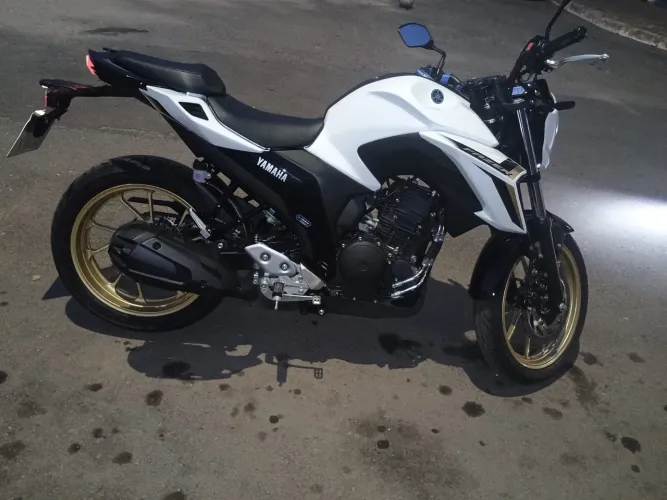 Vendo moto fazer 250 120 km