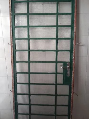 Vendas de portas, grades e cubas para banheiro