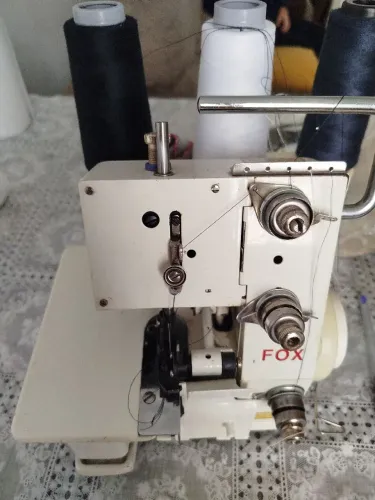 Máquina overlok caseira