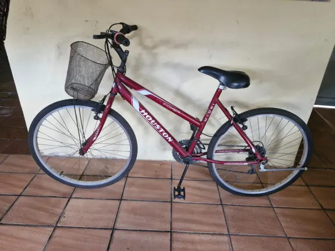 Vende-se bicicleta aro 26 pouco usada