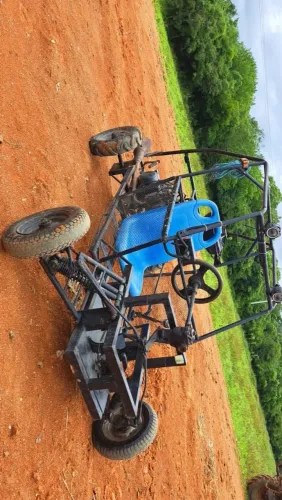 Gaiola com motor de moto 125
